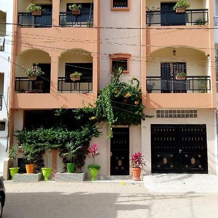 Delices Chez L'Habitant Diack Dakar Extérieur photo